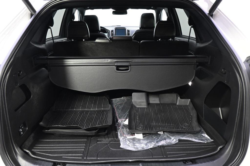 used 2024 Ford Edge car, priced at $29,197