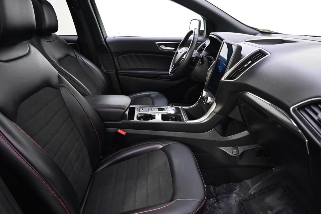 used 2024 Ford Edge car, priced at $29,197