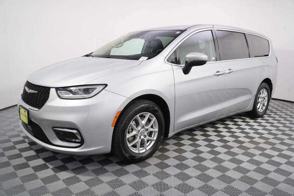 used 2023 Chrysler Pacifica car, priced at $23,344