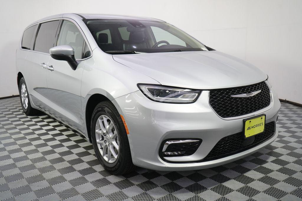 used 2023 Chrysler Pacifica car, priced at $23,344