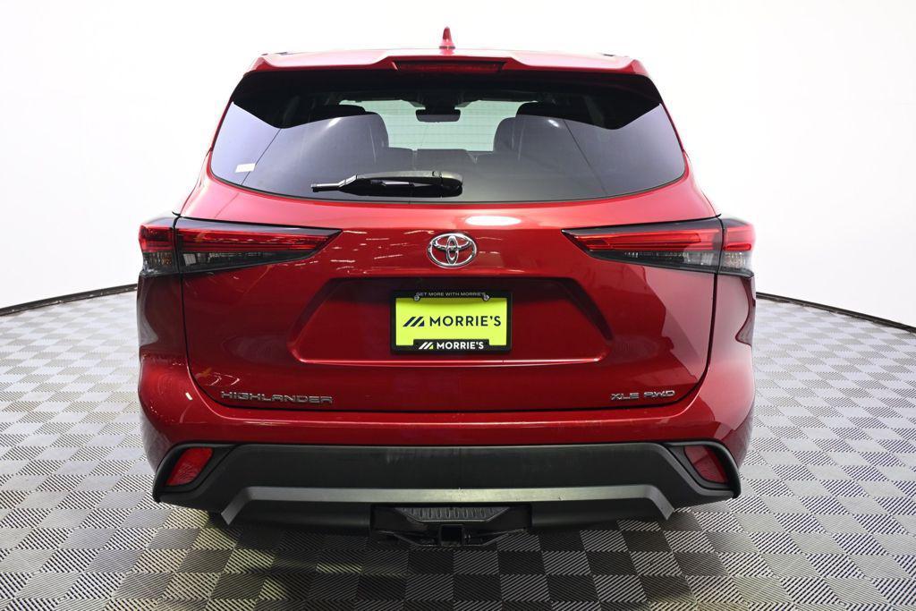 used 2022 Toyota Highlander car, priced at $33,244