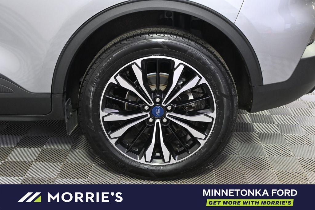 used 2022 Ford Escape car, priced at $20,844