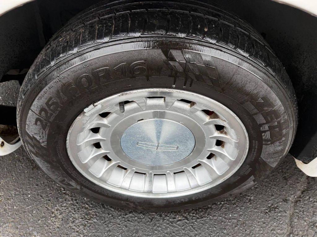 used 2000 Lincoln Town Car car, priced at $5,990