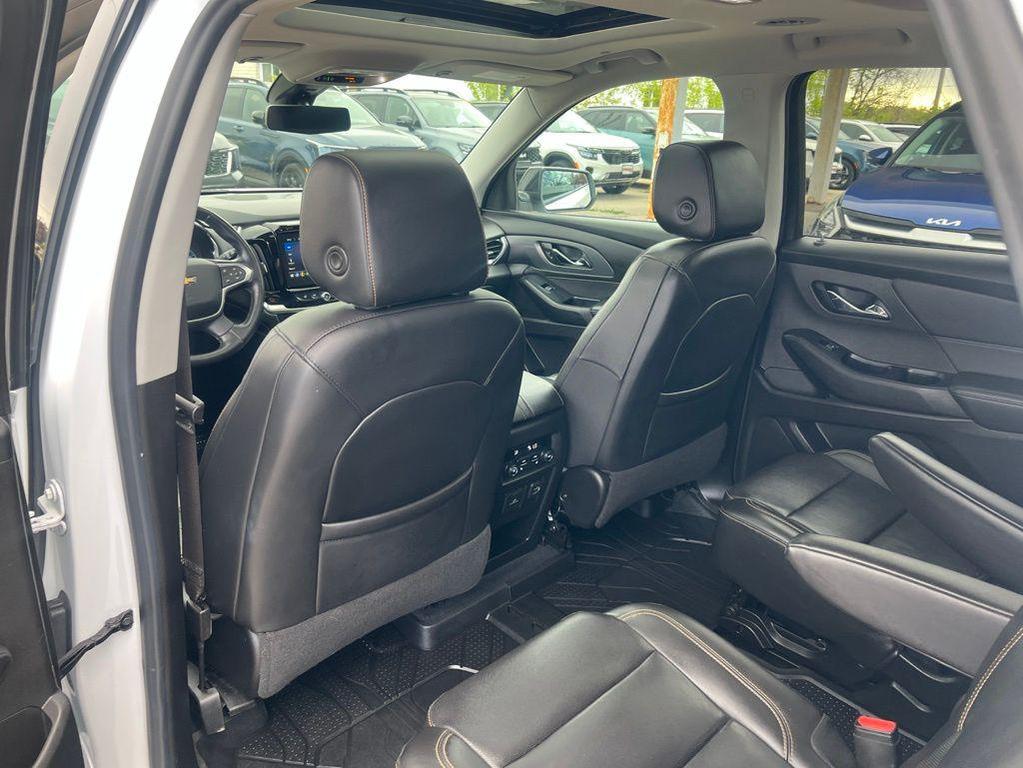 used 2021 Chevrolet Traverse car, priced at $25,998
