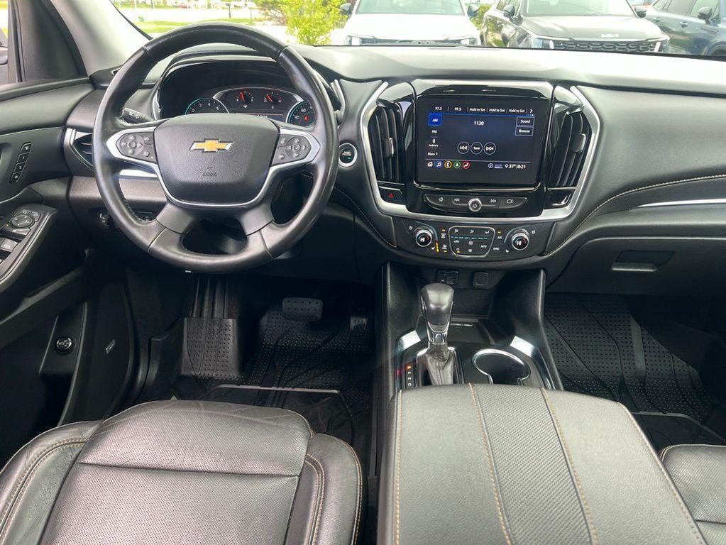used 2021 Chevrolet Traverse car, priced at $25,998