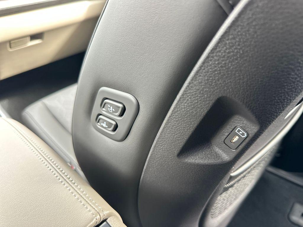 new 2026 Kia Carnival Hybrid car, priced at $43,315