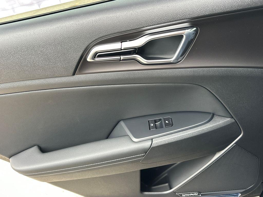 new 2026 Kia Sportage Hybrid car, priced at $40,513