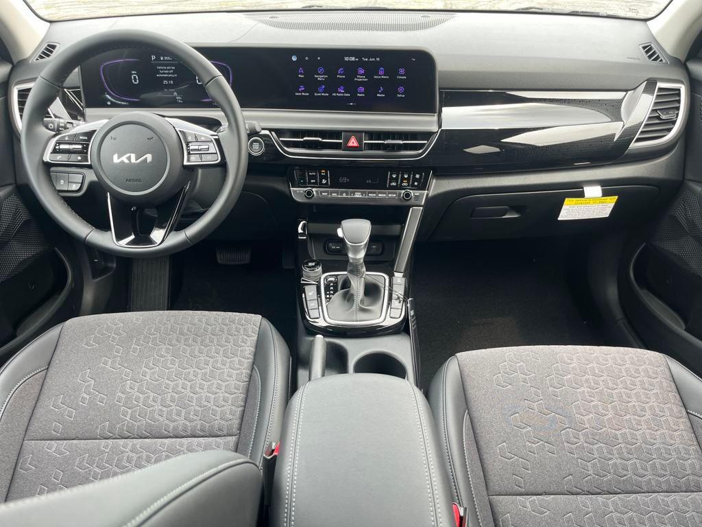 new 2025 Kia Seltos car, priced at $26,188