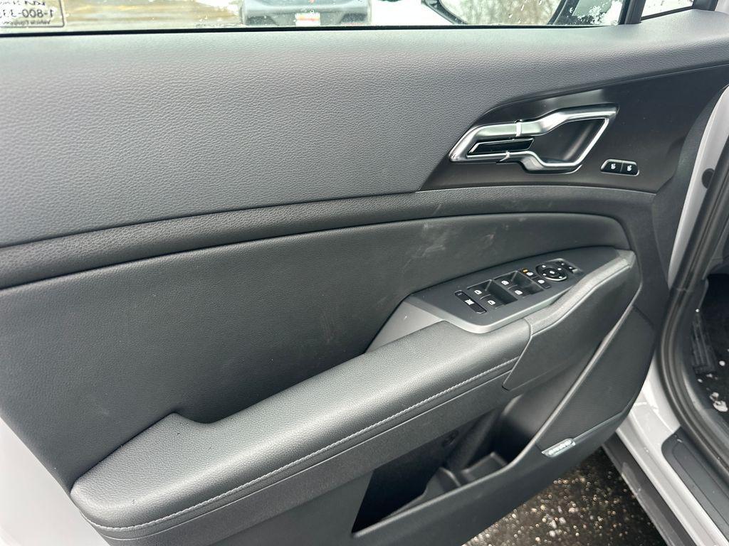 new 2026 Kia Sportage Hybrid car, priced at $40,983