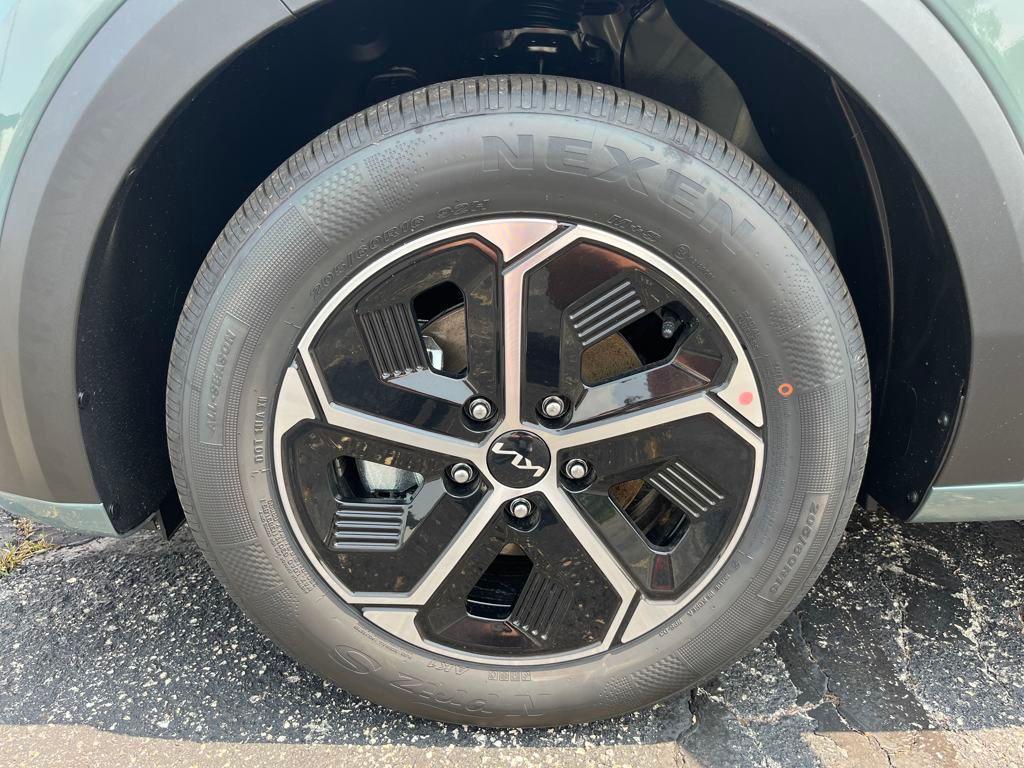 new 2025 Kia Niro car, priced at $30,248