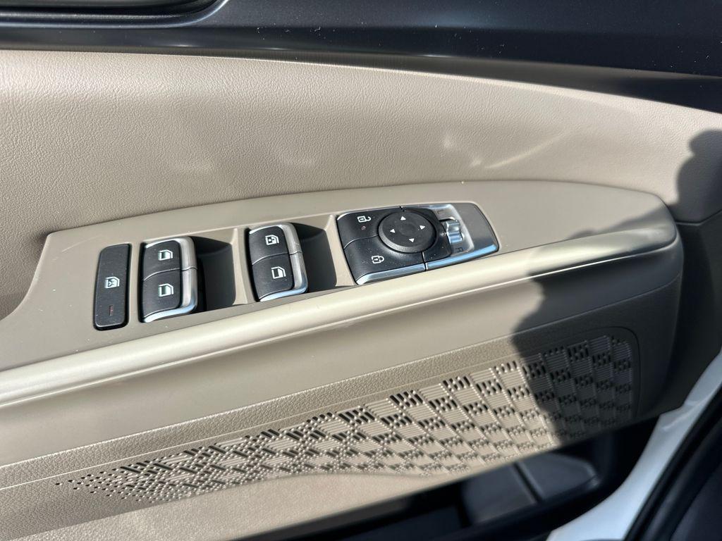 new 2026 Kia Carnival car, priced at $37,601