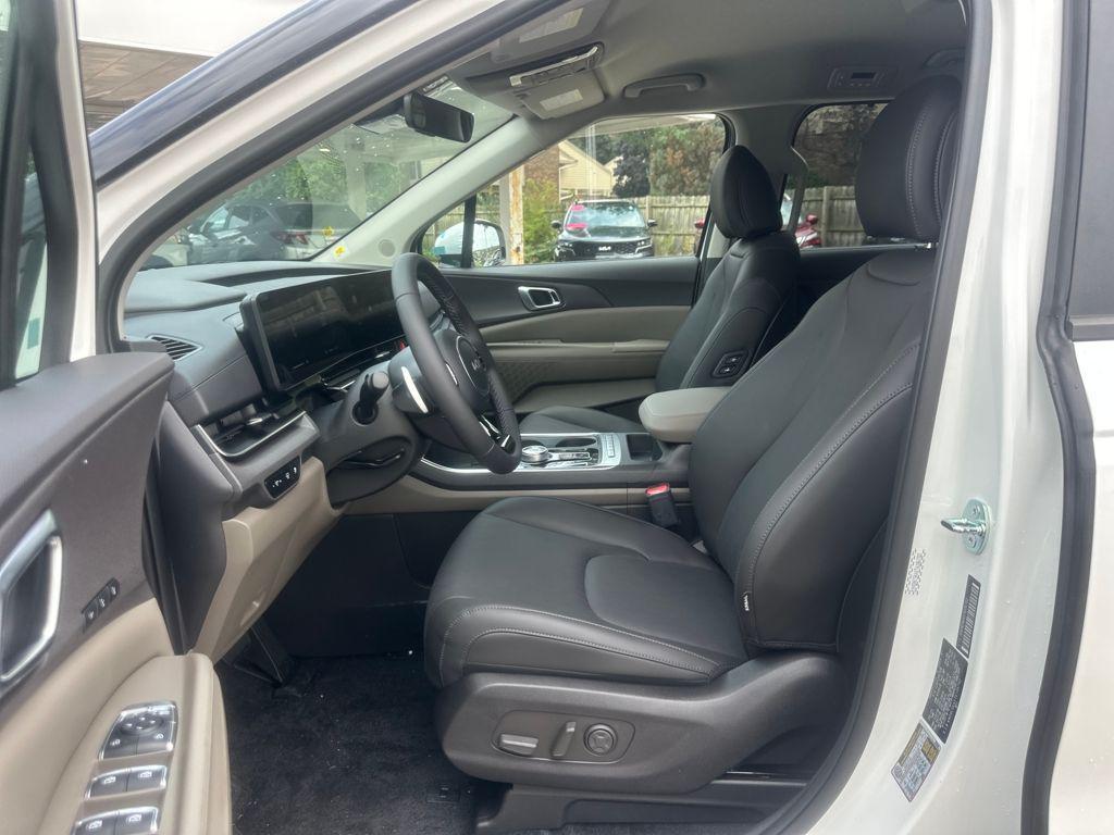 new 2026 Kia Carnival Hybrid car, priced at $43,890