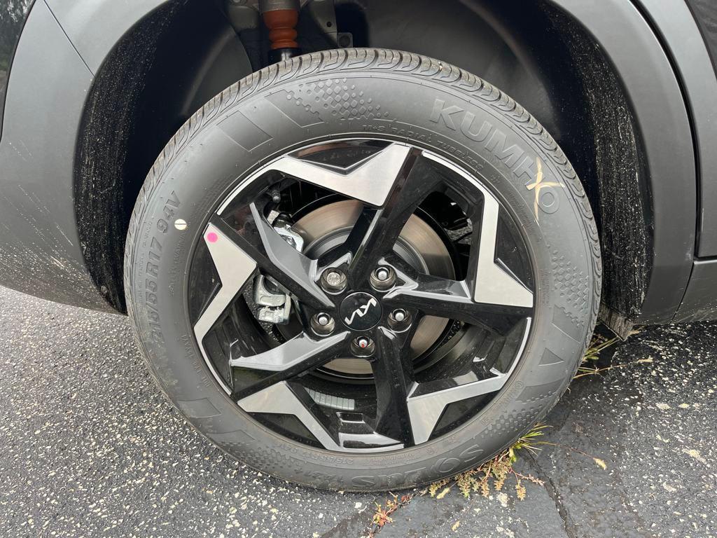 new 2026 Kia Seltos car, priced at $27,411