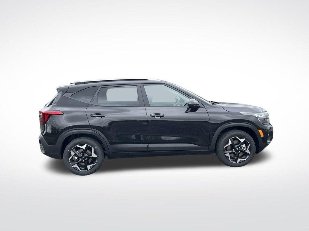 new 2026 Kia Seltos car, priced at $27,411