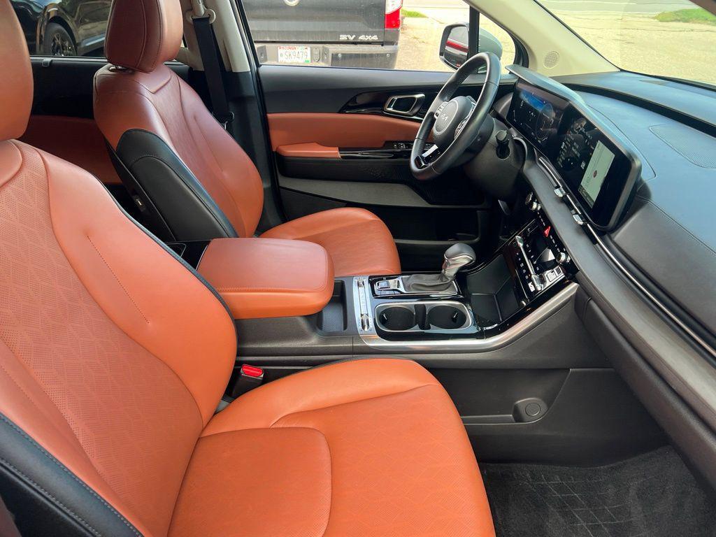 used 2023 Kia Carnival car, priced at $37,806