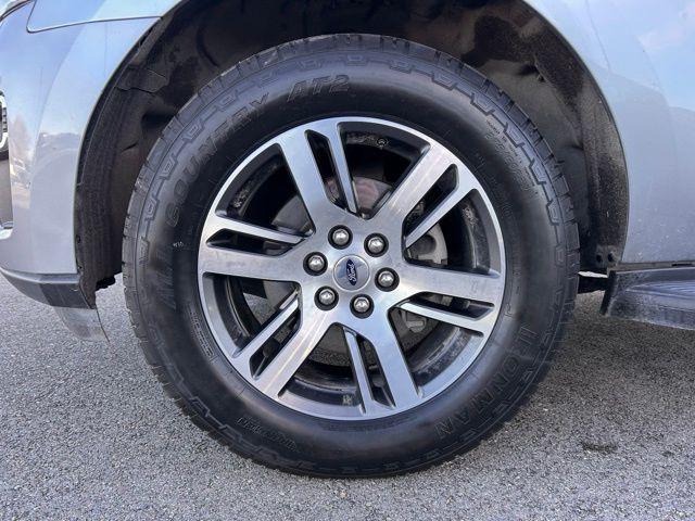 used 2024 Ford Expedition car, priced at $48,910