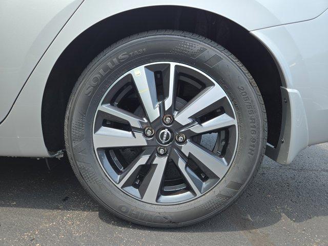 new 2025 Nissan Versa car, priced at $20,076