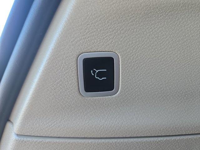 used 2024 Chrysler Pacifica car, priced at $29,000