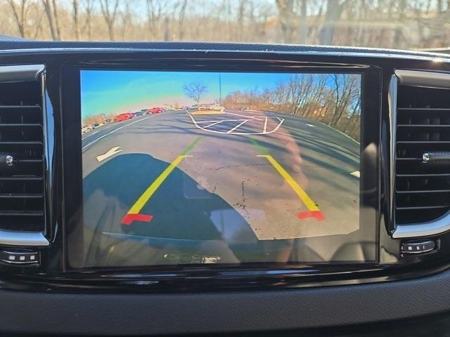 used 2024 Chrysler Pacifica car, priced at $29,000