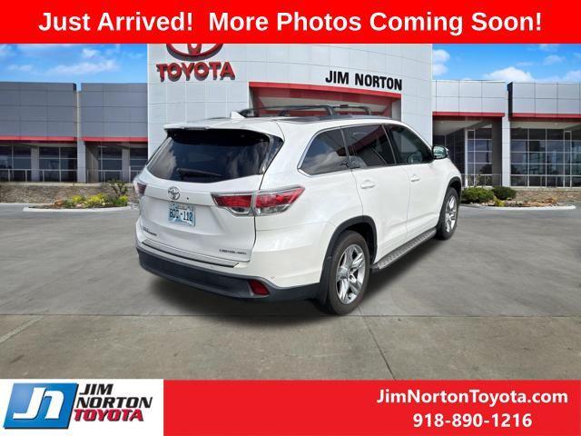 used 2016 Toyota Highlander car, priced at $24,606