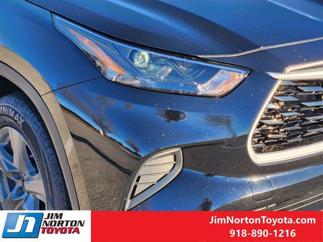used 2023 Toyota Highlander car, priced at $30,465