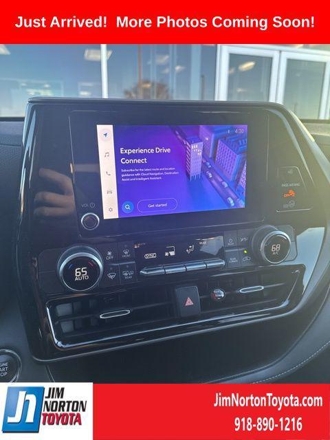 used 2023 Toyota Highlander car, priced at $31,986