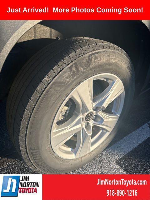 used 2023 Toyota Highlander car, priced at $31,986