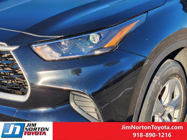 used 2023 Toyota Highlander car, priced at $30,465