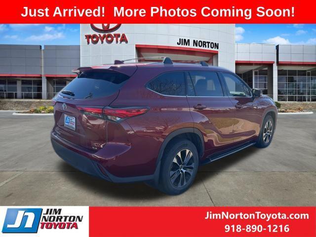 used 2021 Toyota Highlander car, priced at $23,277
