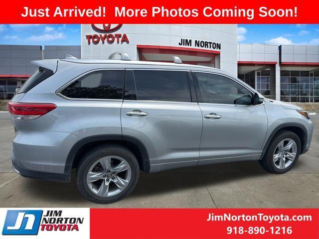 used 2019 Toyota Highlander car, priced at $22,196