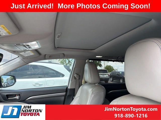 used 2019 Toyota Highlander car, priced at $22,196