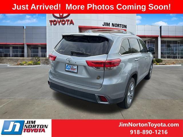 used 2019 Toyota Highlander car, priced at $22,196