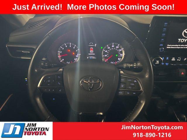 used 2021 Toyota Highlander car, priced at $26,326