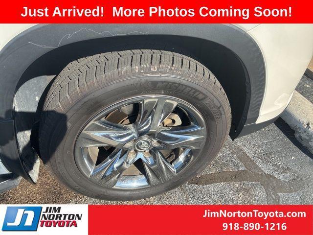 used 2017 Toyota Highlander car, priced at $27,387