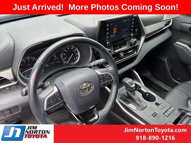 used 2021 Toyota Highlander car, priced at $29,306