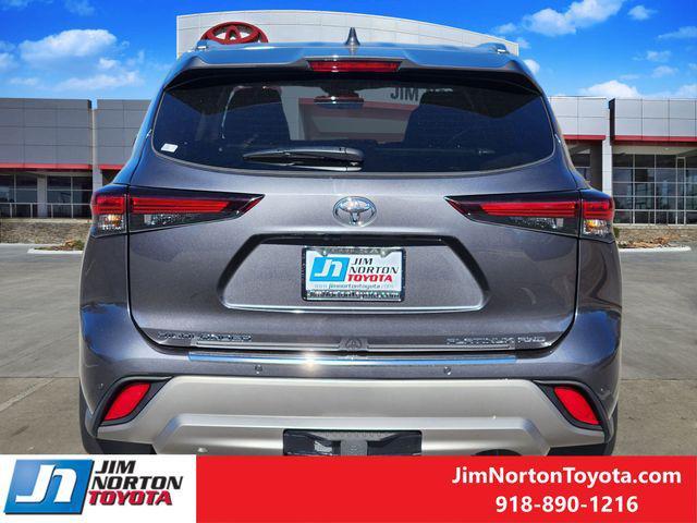 used 2025 Toyota Highlander car, priced at $52,434