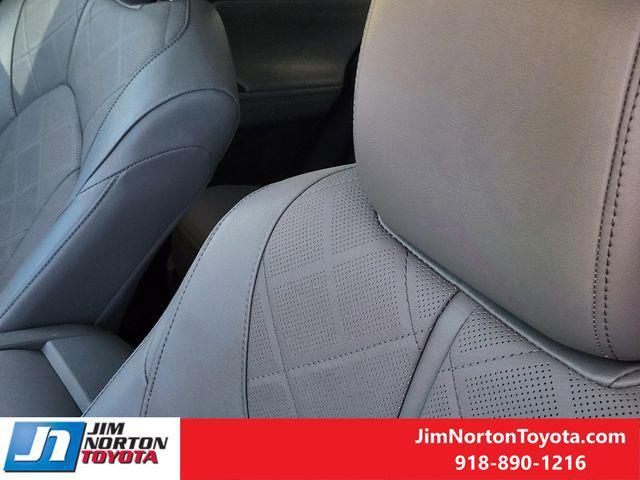 used 2025 Toyota Highlander car, priced at $52,434