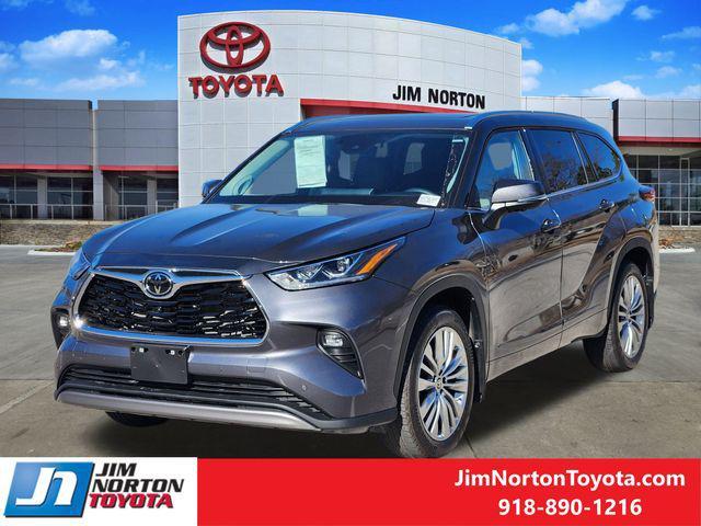 used 2025 Toyota Highlander car, priced at $52,434