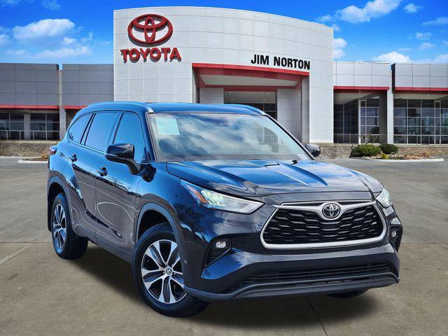 used 2020 Toyota Highlander car, priced at $26,301