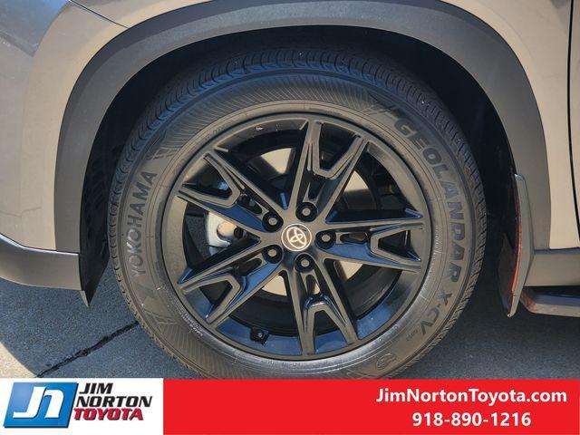 used 2025 Toyota Grand Highlander car, priced at $55,866