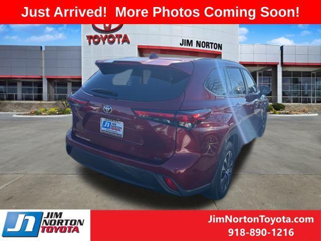 used 2023 Toyota Highlander car, priced at $35,897