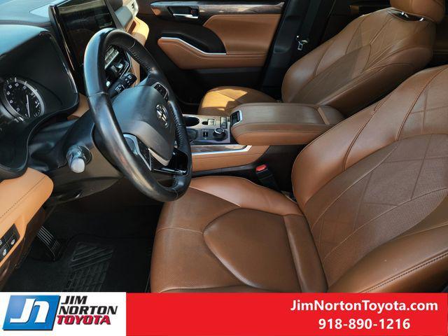 used 2022 Toyota Highlander car, priced at $39,976