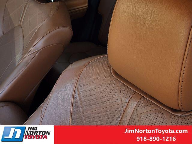 used 2022 Toyota Highlander car, priced at $39,976