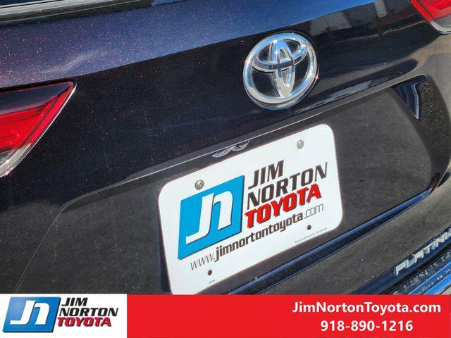 used 2022 Toyota Highlander car, priced at $39,976