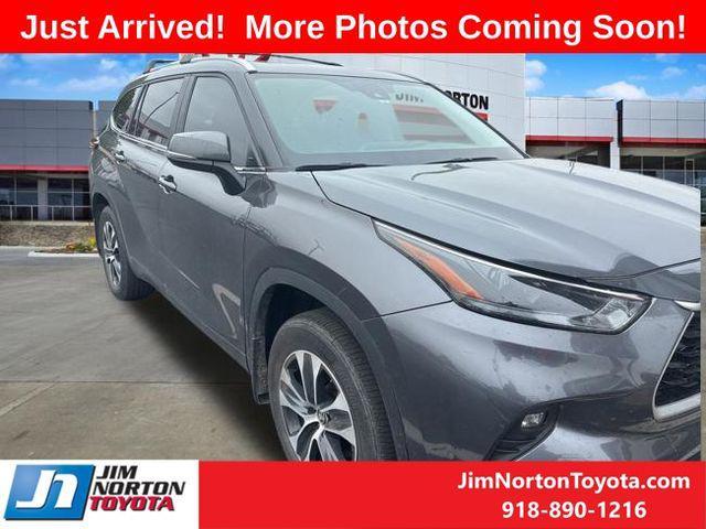 used 2024 Toyota Highlander car, priced at $37,138