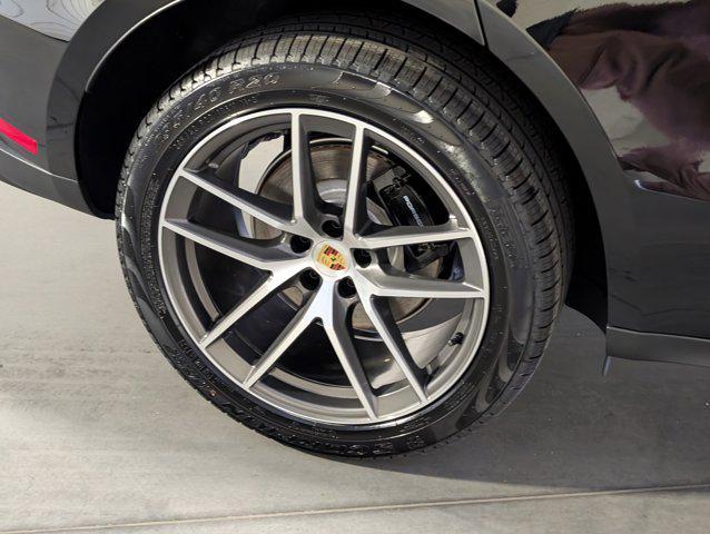 new 2025 Porsche Macan car