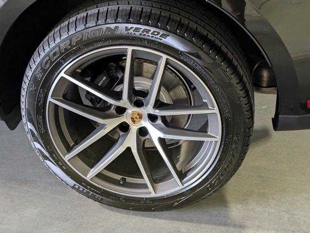 new 2025 Porsche Macan car