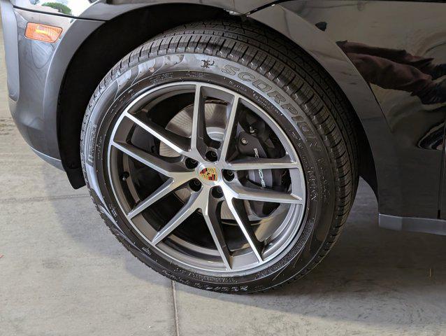 new 2025 Porsche Macan car