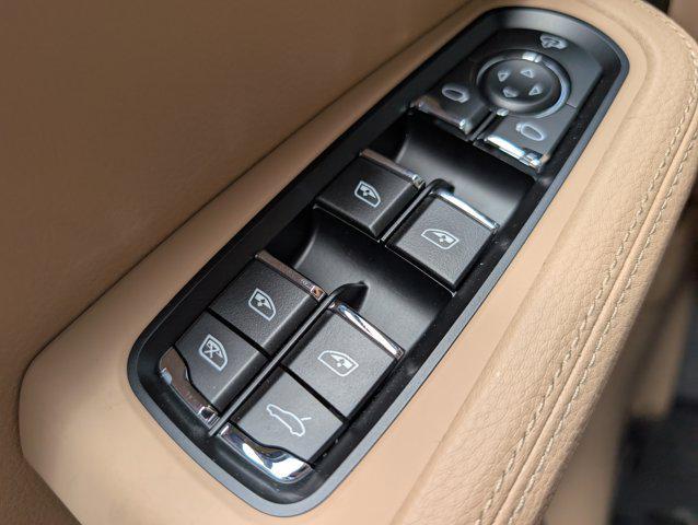 new 2025 Porsche Macan car