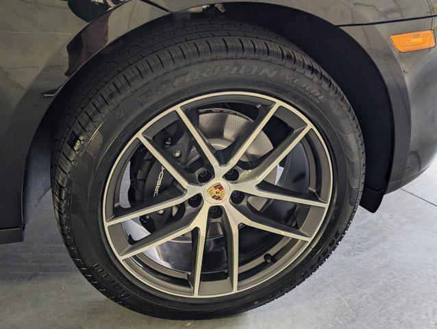 new 2025 Porsche Macan car